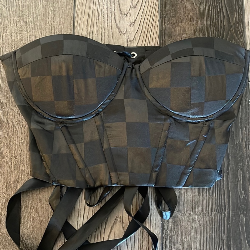 Checkered corset 🖤